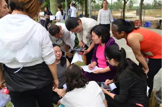 口哨發(fā)令、旗幟落下，比賽的完美呈現(xiàn)，離不開裁判員的辛苦付出，低調(diào)是他們的代名詞
