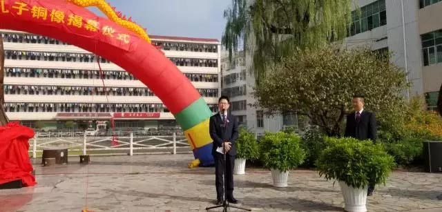 廣東博皓復(fù)合材料有限公司董事長(zhǎng)、廣東省江西上猶商會(huì)會(huì)長(zhǎng)賴(lài)厚平先生致辭