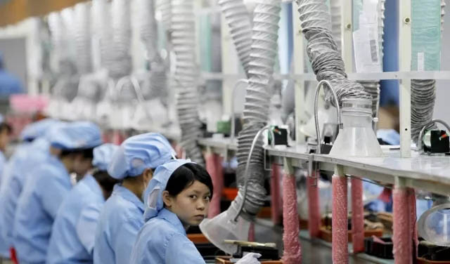 未來幾年，制造業(yè)、服務(wù)業(yè)等勞動密集型產(chǎn)業(yè)的招工將更加困難，勞動力成本也必將日益高漲