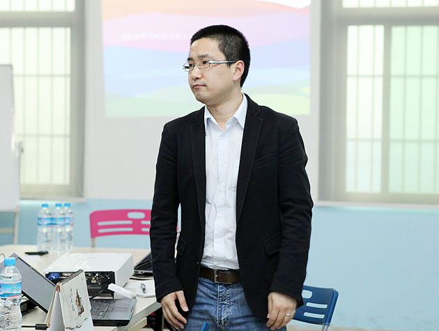 金陵帝斯曼DSM的項目團隊李經理介紹帝斯曼樹脂公司業(yè)務情況