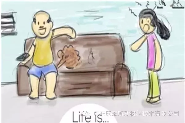 人生就是。。。 妻子已經(jīng)發(fā)火，你卻肆無忌憚地放屁“排毒氣”